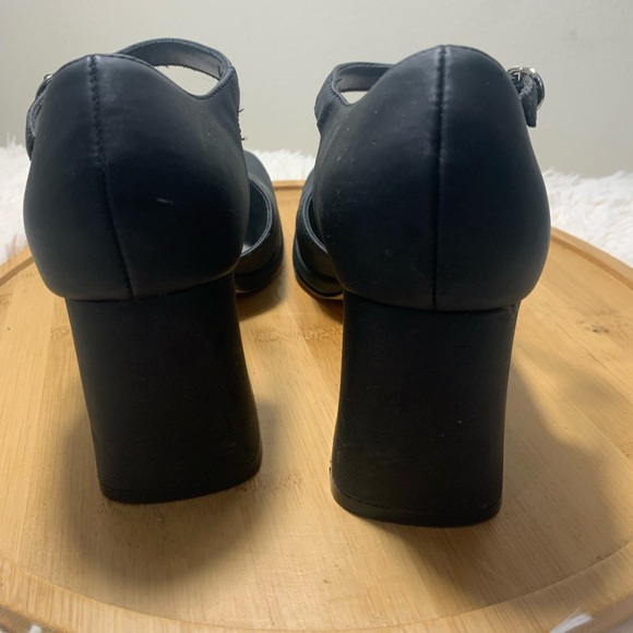 Aggies Heels Women’s Size 7.5 Black Closed Toe Buckled Strap Block Heel 1.75” - Picture 2 of 8